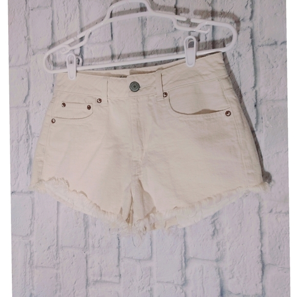 American Eagle Frayed Hem Denim Short - Picture 2 of 5